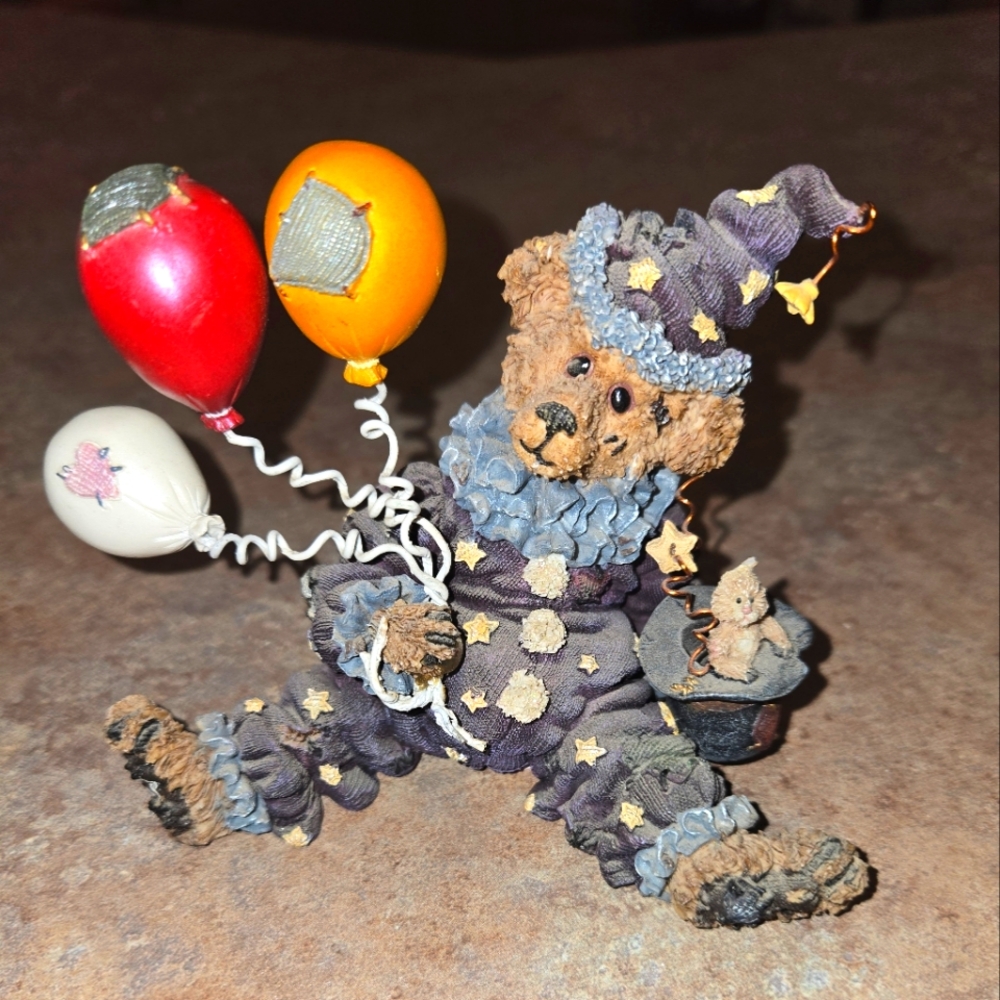 Bonds Bear Bearstone Chuckles Bear HaHa Clown Birthday 2000 Figurine #228325